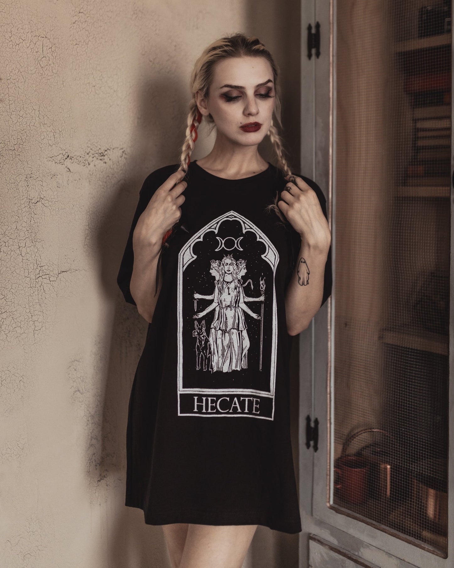 Hecate Oracle Tee