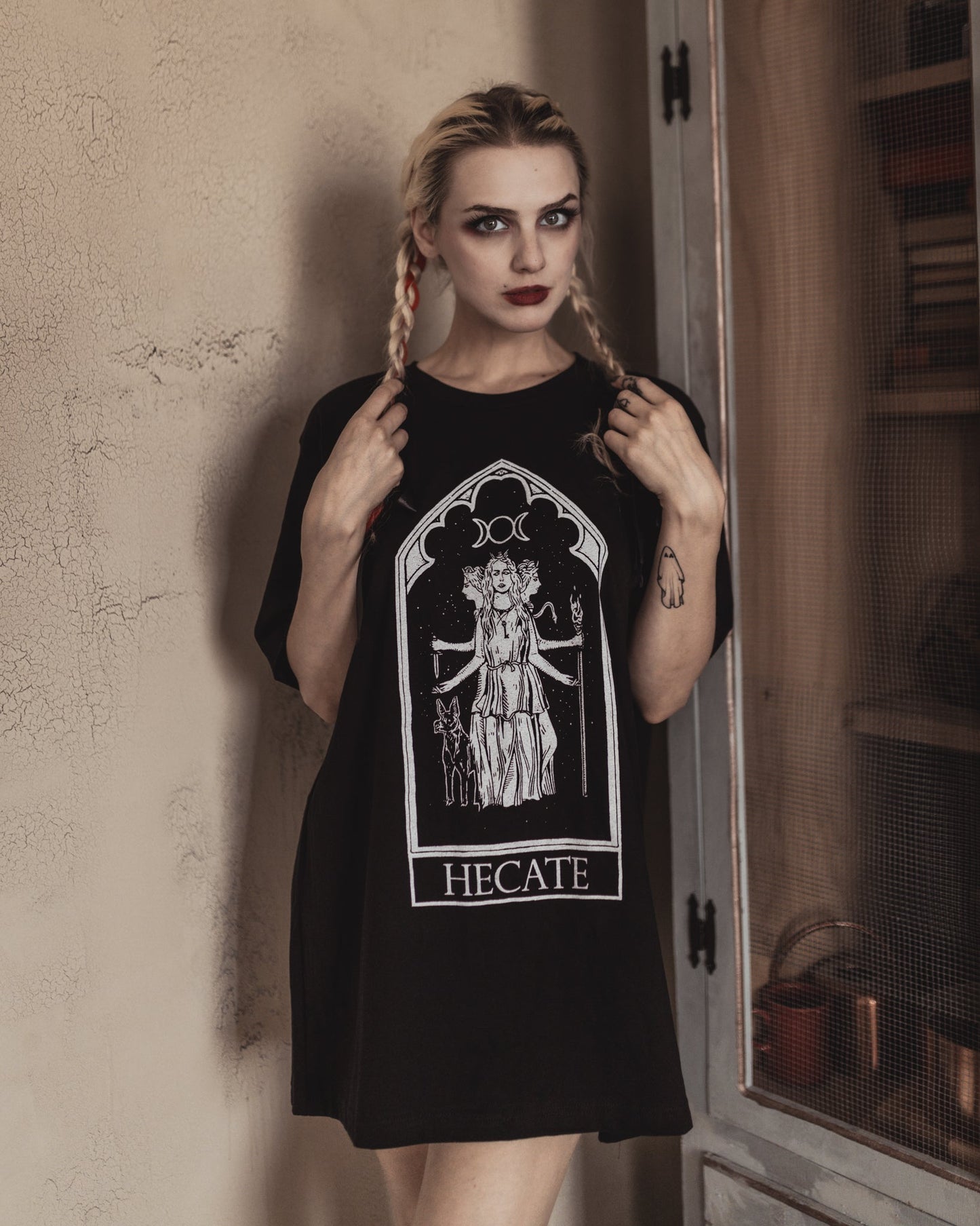 Hecate Oracle Tee
