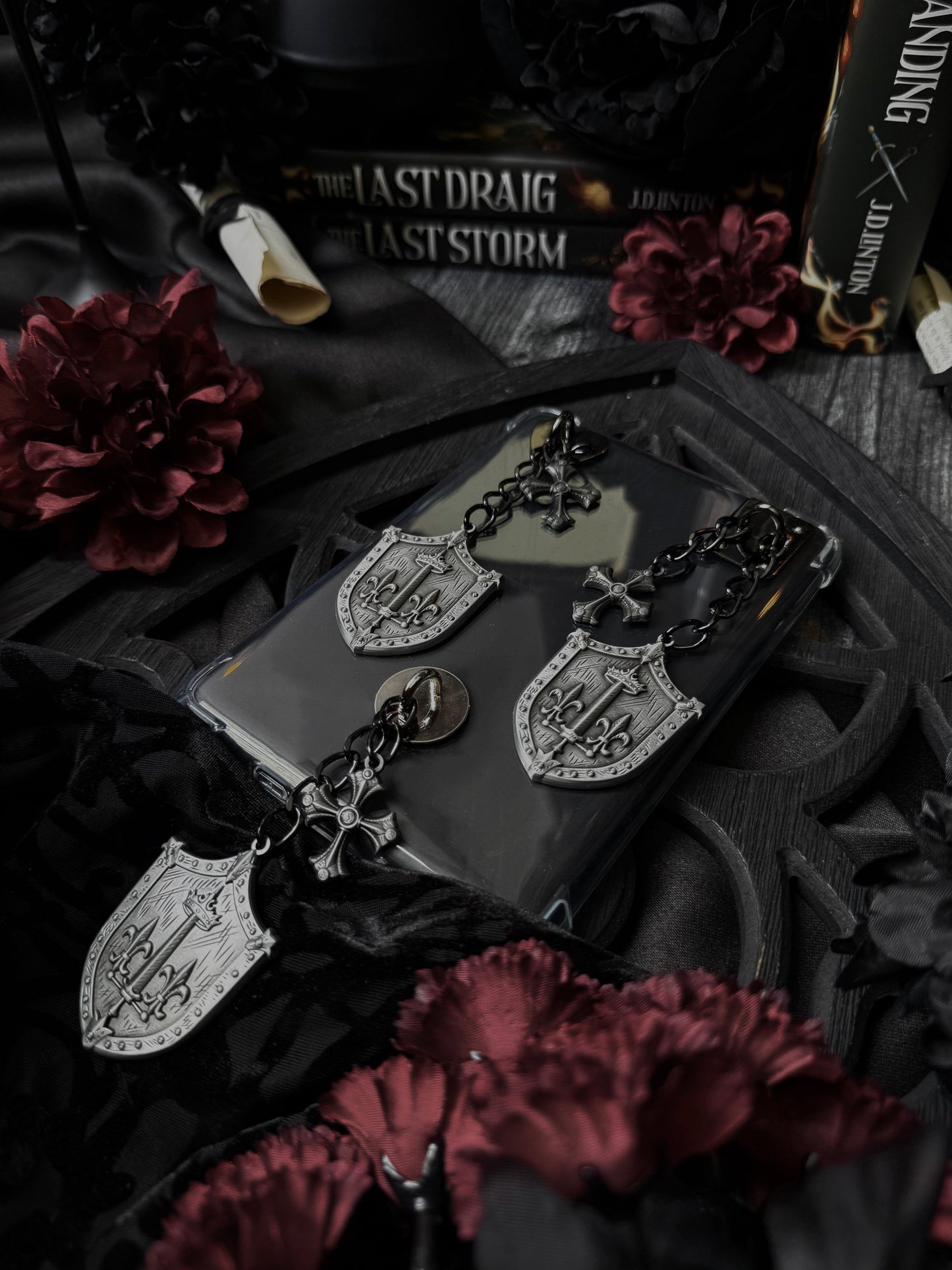 Le Fay E-Reader Charm