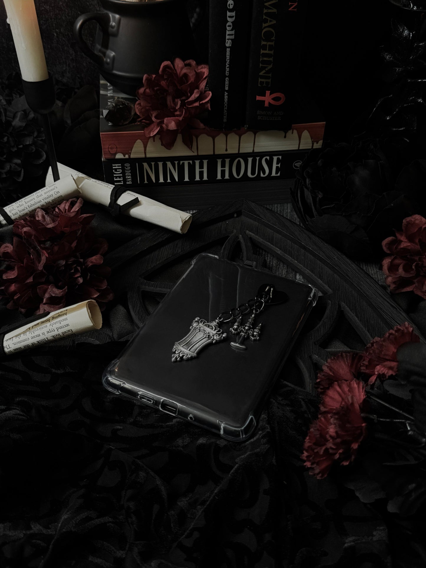 Gilded Glow E-Reader Charm