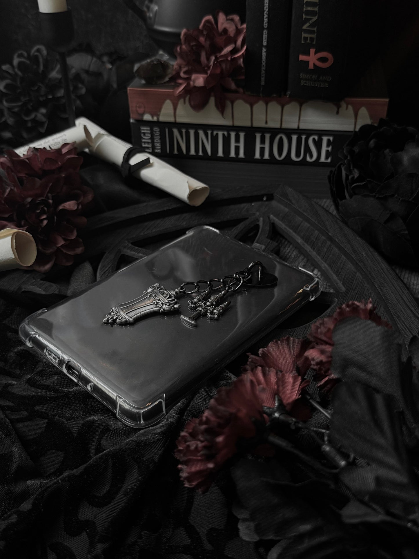 Gilded Glow E-Reader Charm