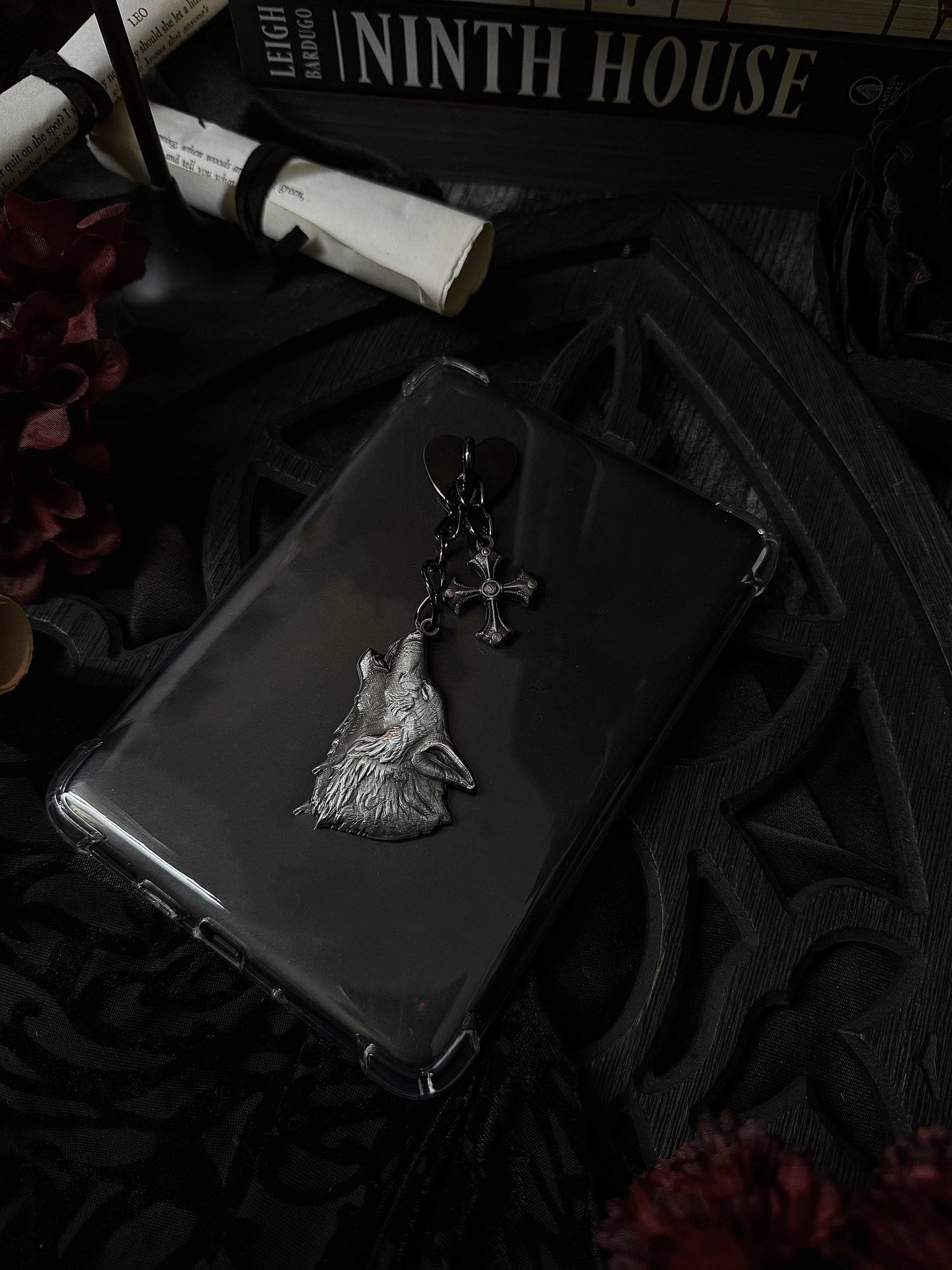 Dire Bound E-Reader Charm